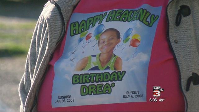 AcadianaNews1st's tweet photo. #ChristianEdwards memorial balloon release - https://t.co/mZ76VgwG1s https://t.co/pZGuCcNuew