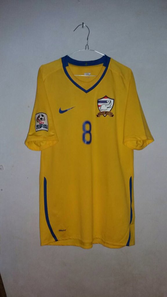 JerseyBertatto_'s tweet photo. #LJB8
Thailand away
S. Nutnum #8
Patch remake
NNS Ori
Signed by Suchao
Medium (74x54)
Mint
OB 200.000
BIN 700.000 https://t.co/2oBeBJfY25