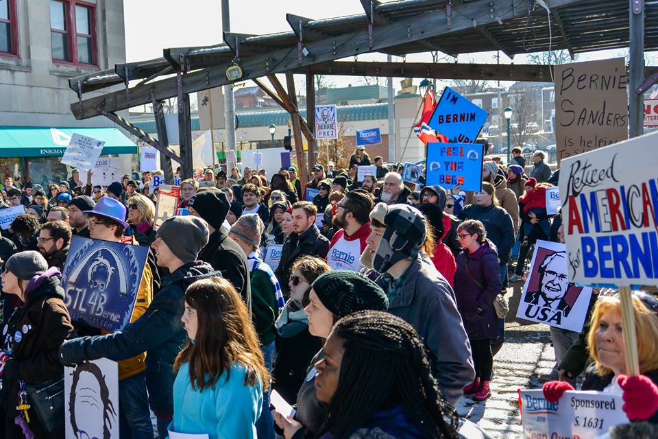 STL4Bernie's tweet photo. #BernDownTheLoop #MarchForBernie #STL4Bernie https://t.co/4pJbDmkIx5