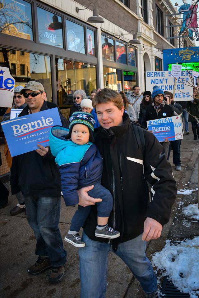 Mitzi77's tweet photo. #BernDownTheLoop #MarchForBernie #STL4Bernie https://t.co/J3XBITC8AJ