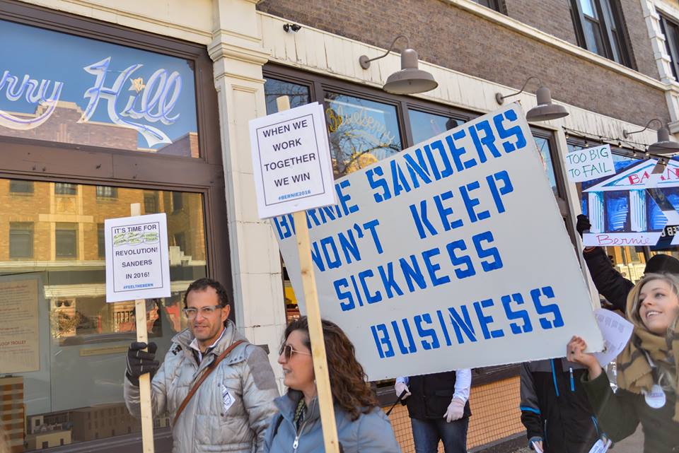 Mitzi77's tweet photo. #BernDownTheLoop #MarchForBernie #STL4Bernie https://t.co/J3XBITC8AJ