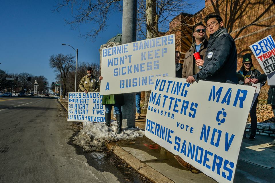 STL4Bernie's tweet photo. #BernDownTheLoop #MarchForBernie #STL4Bernie https://t.co/54RJ8KhZKG