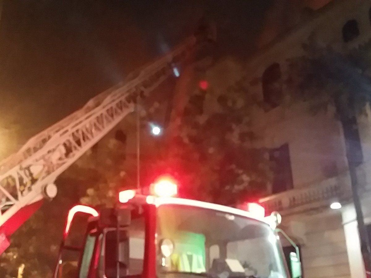 Bomba_Decima's tweet photo. 2da ALARMA DE INCENDIO  Sazie / República  https://t.co/EPpwteymwg vía @BomberosdeChile
