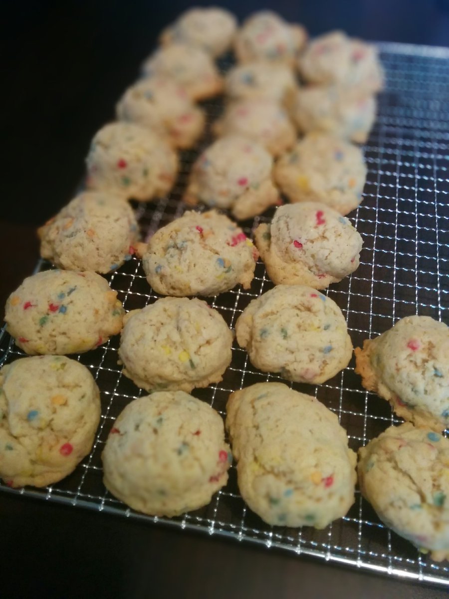TheRike25's tweet photo. Kekse :) special thanks to @LaurasKitchen so yummy #cookies https://t.co/F7uGsnOAnl
