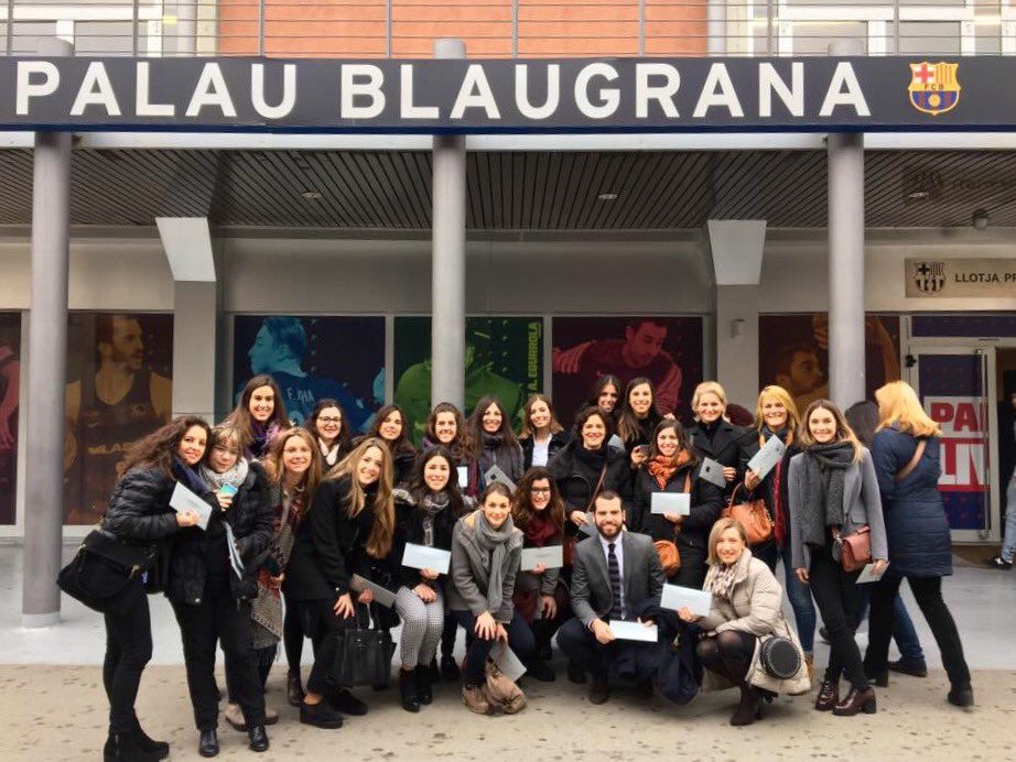 JorCarrera's tweet image. Diumenge i amb corbata! 👔 Invitats a la llotja del #PalauBlaugrana #privilegis del #masterprotocolblanquerna #barça