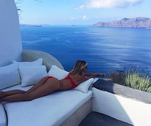 tackleduro's tweet photo. egregious @SigGiancarlo, che ne pensa della nuova fidanzada di #Ljajic #SofiaMilosevic? https://t.co/X8RXvwr0oX https://t.co/iTNedZpWAM
