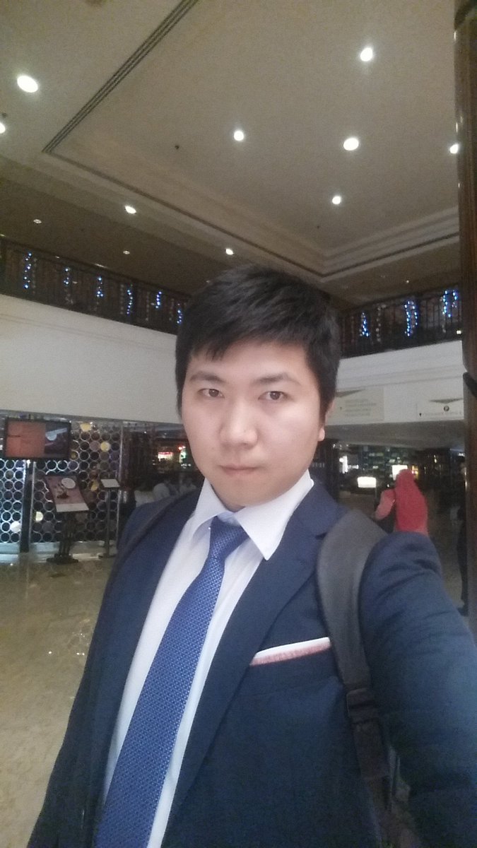 이제운동복보다양복입을일이더많구나~~