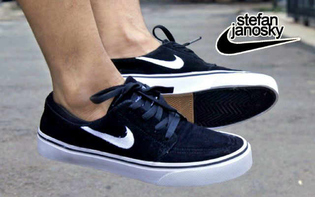 spatuconvesid's tweet photo. NIKE STEFAN  | SIZE 40-44| IDR 190K | Order ?Pin BBM 22A7745C / WA : 085736722224 | @JatengIKLAN https://t.co/Yb1zgOMGwt