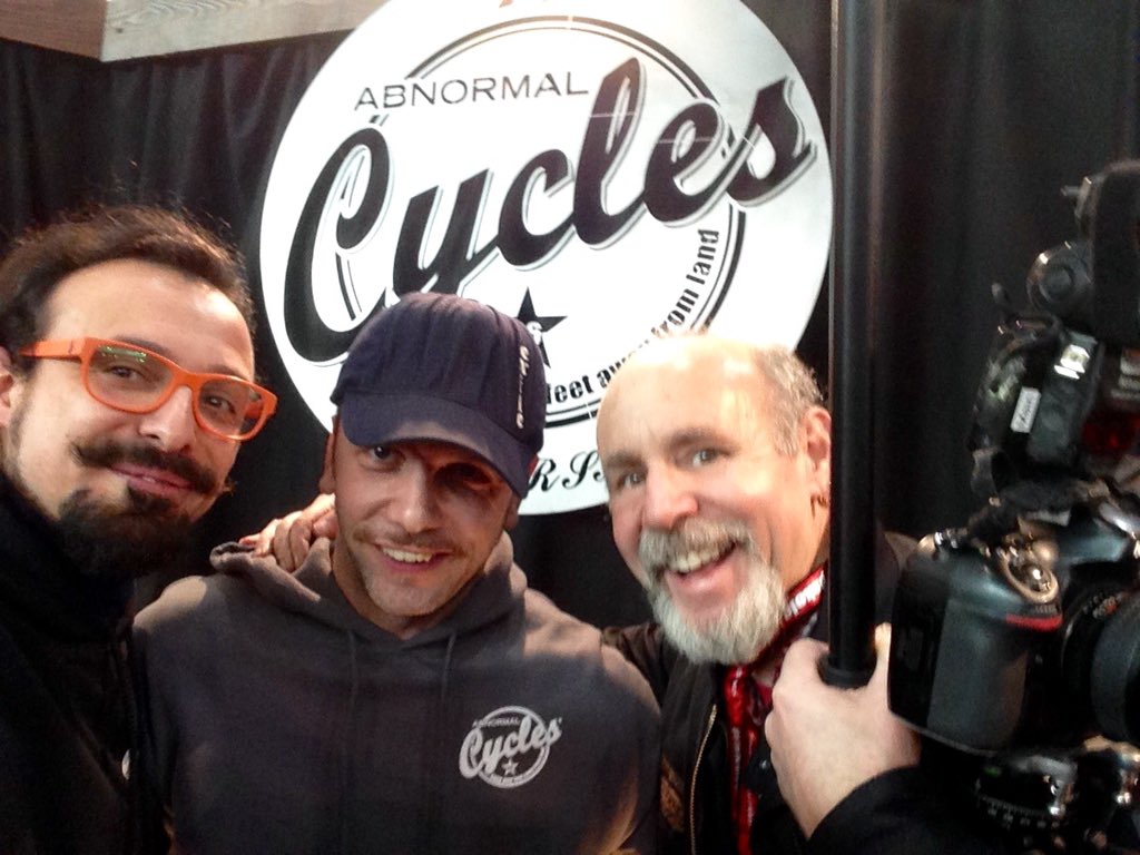DavideADKF's tweet photo. Al #motorbikeexpo2016 l'#abnormalcrew con il grande #MichaelLichter! #abnormalcycles https://t.co/tbCAAoySfv