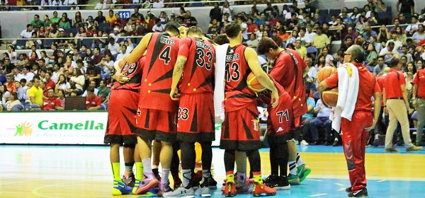 snapsnsquiggles's tweet photo. SMB parin!!! Photo taken during Game1 #PBAFinals @TheSMBeermen https://t.co/oCsRUI58Iz