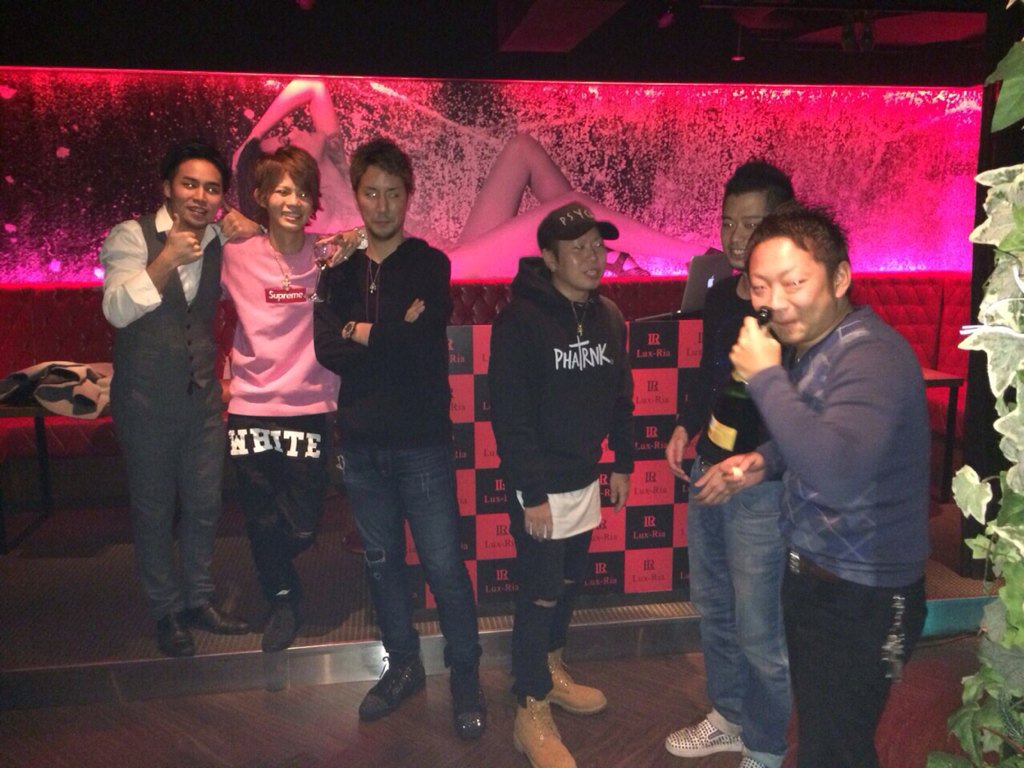 Lux Ria 大阪 Lux Ria大イベント１発目今年もやってまいりました 我らlux Riaの代表 宇高恵輔 の26歳の誕生日weekです 1月25日からlux Riaにて 宇高恵輔 Birthday Bash 今年も代表をお祝いしましょう T Co 5x8inl3gw3 Twitter