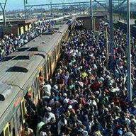 mpedulo3's tweet image. This things happened on khayelitsha trains the trains are late what we must du 2 prevent this bcoz people get killed