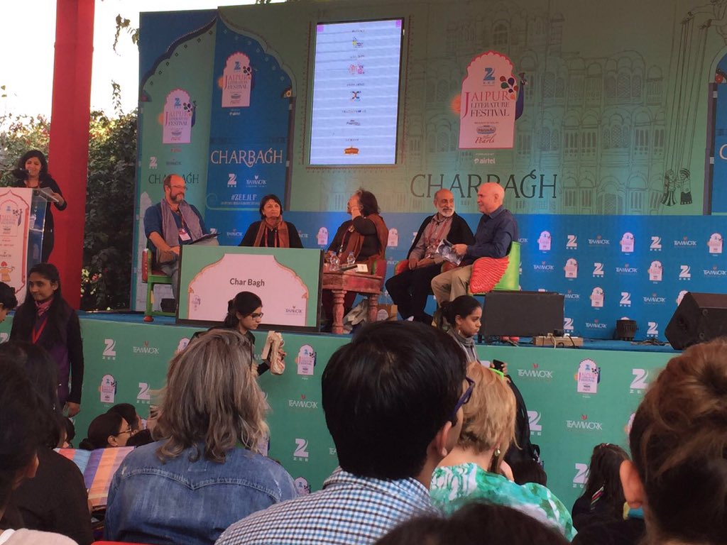 Amazing conversation on decoding India's visual culture @DrAlkaPande @McCurryStudios @DalrympleWill @JaipurLitFest