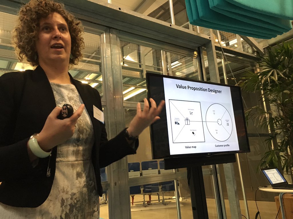 FVlaRiviere's tweet photo. TBI Innovation Discovery day bij @YESDelft . In een dag van idee naar pitch met een 'echte' jury. #leerzaam #TBI https://t.co/fADd8TZ4qX