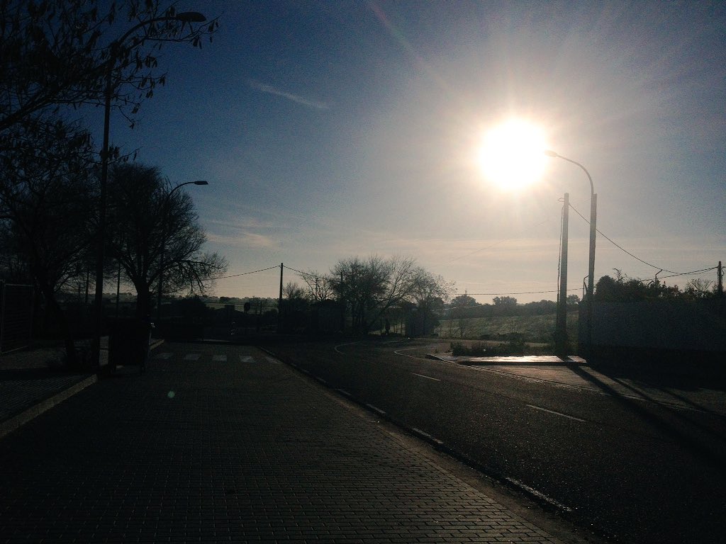 MarioCuno's tweet photo. Sería un delito desaprovechar esta mañana tumbado en la cama. A 🏃🏽💨 se ha dicho!! #estonosepara #runranrun https://t.co/RjYnkChLJN