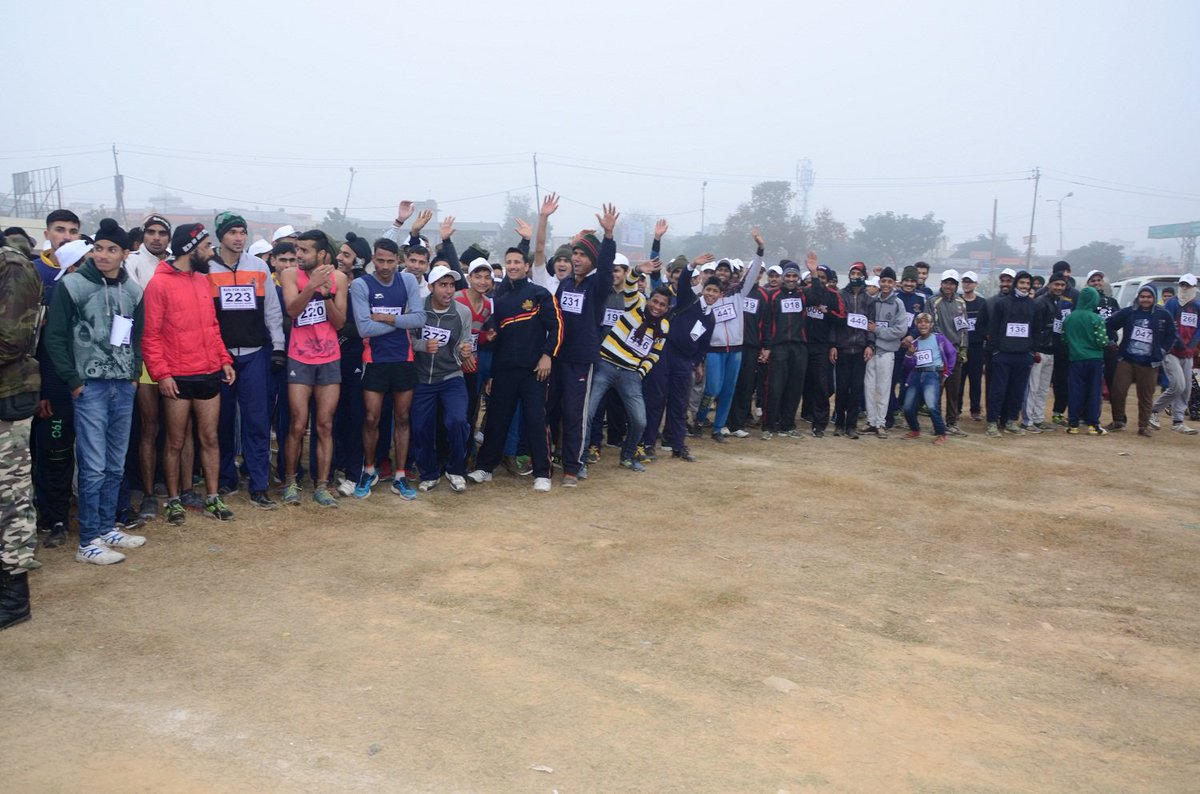 #RakshaSampada #JammuMarathon #cbjammu
Pre flag-off assembly of participants in the marathon