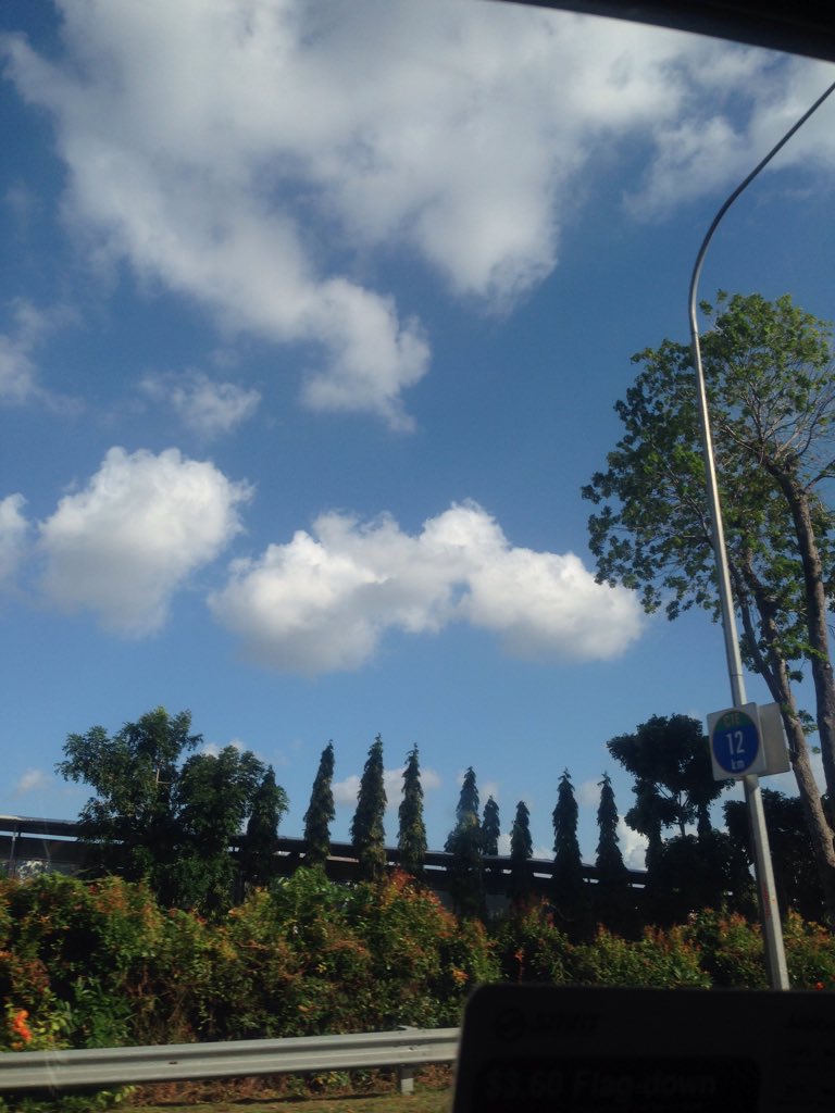 ssempiternal's tweet photo. today's weather is perfect!!! I love it so much https://t.co/ZrxA88jSZC