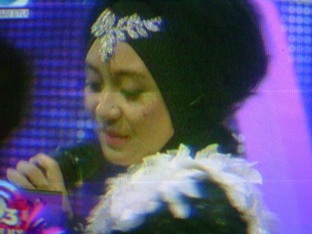 Cantik nyoooooo.. MasyaAllah.. EGA ON OPENING DACADEMY3