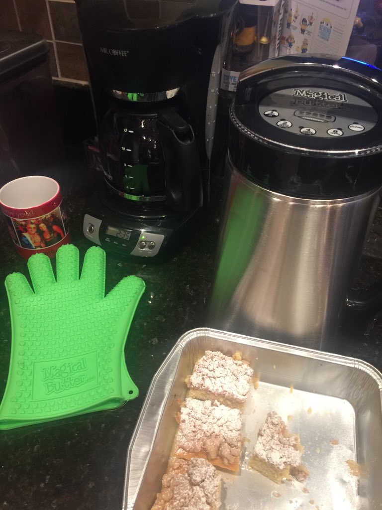 DoctorCates's tweet image. #magicalbutter #coffeecake @MagicalButter good morning !