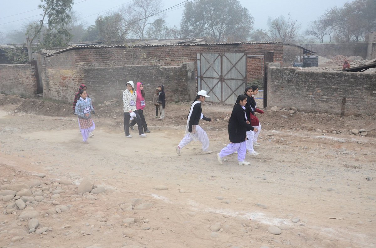 #RakshaSampada #JammuMarathon #cbjammu
Participants running the marathon