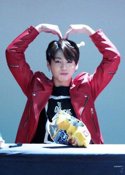 kook0901B's tweet photo. 俺此処から消えます。
決して病んでませんよ？
ただ、わかんなくなったから。
此処からは、消えるけど
この世界の何処かには
居ます。身勝手でごめんなさい。
此処の人たちすごく、大好きです。此れからもこの先も。
一応ハッピーエンドで。 https://t.co/2Dmr9dD4Yp