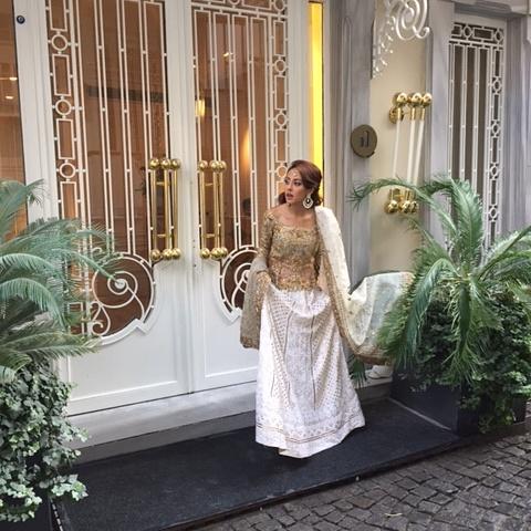 Nishsayss's tweet photo. Farah Talib Aziz Looked Towards the rich heritage that Istanbul holds;its bygone real #FTA #Ainyjafferi https://t.co/jPlmFAa9C3