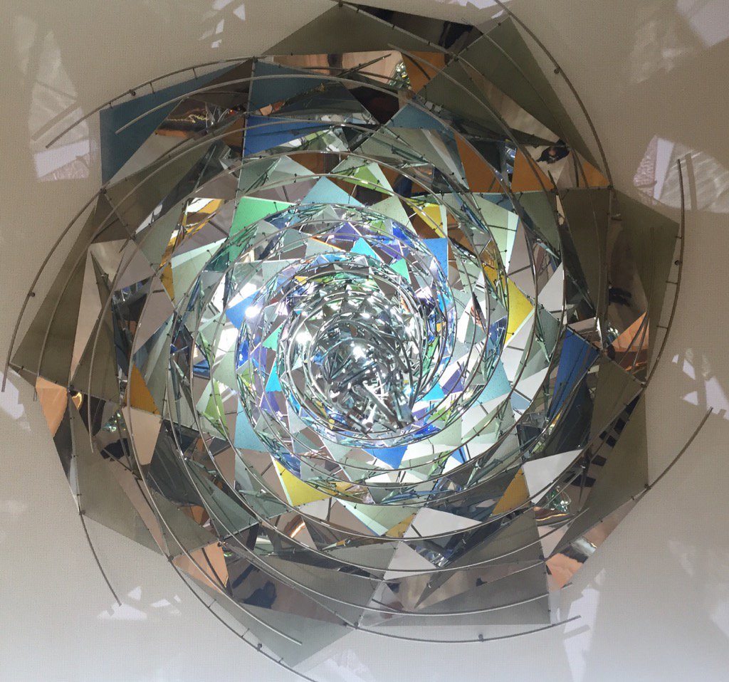 mucmac's tweet photo. Beautiful light Installation that "drips" from the ceiling ing in the #lenbachhaus lobby in Munich. https://t.co/Kam946PwzR