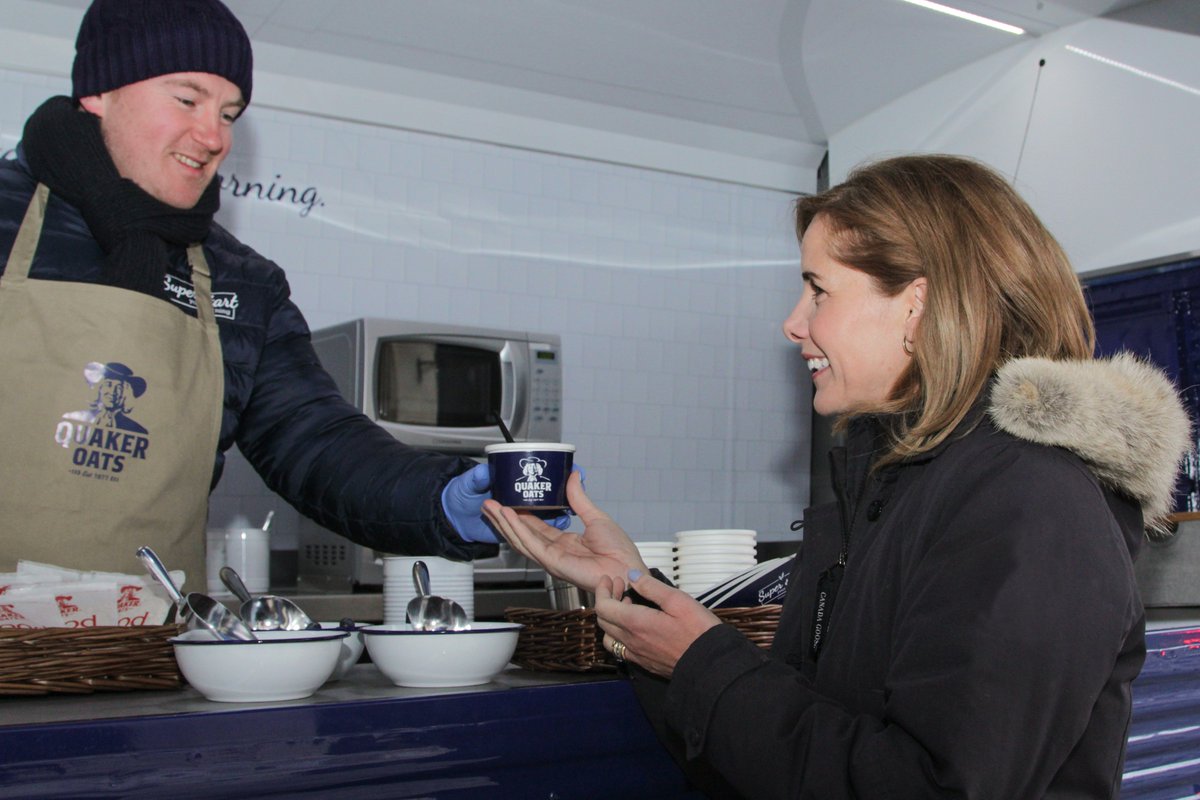 QuakerOatsUK's tweet image. We’re going on the road! We’ll be all over the UK giving away porridge. @DarceyOfficial already has hers #SuperStart