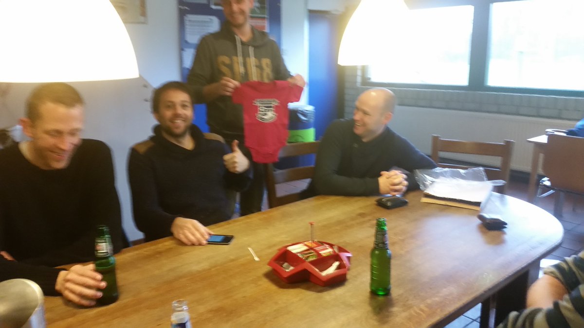 Oefenpot tegen Markelo 3 met 0-2 gewonnen. Rompertje over gedragen aan Tommy en nu #poarpoar'n  
 #vvdiepenheim