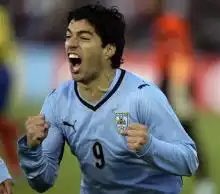 applestorepoci3's tweet photo. FELIZ CUMPLE MI ÍDOLO,ORGULLOSA QUE SEAS URUGUAYO, EL MEJOR DE TODOS LOS TIEMPOS @LUIS SUÁREZ https://t.co/1KWS0dROpT