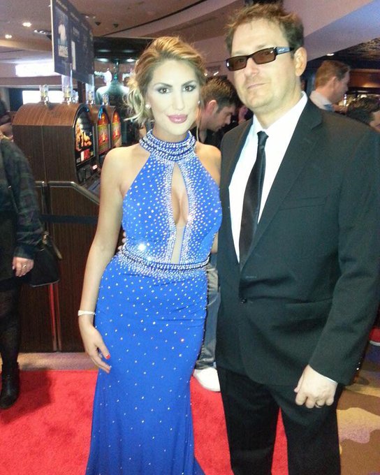 1 pic. Some photos from @avnawards last night:) ?❤️ @kevinm00re https://t.co/3JDVLVJQkj