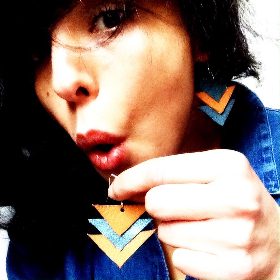 MmeChatParis's tweet photo. On souhaite la bienvenue aux #earrings JEAN-CUIR 😺
#JeanCuir  #EcoFashion #MadameChat #ecologie #bijoux #fashion https://t.co/7Hw4tQ5B4u