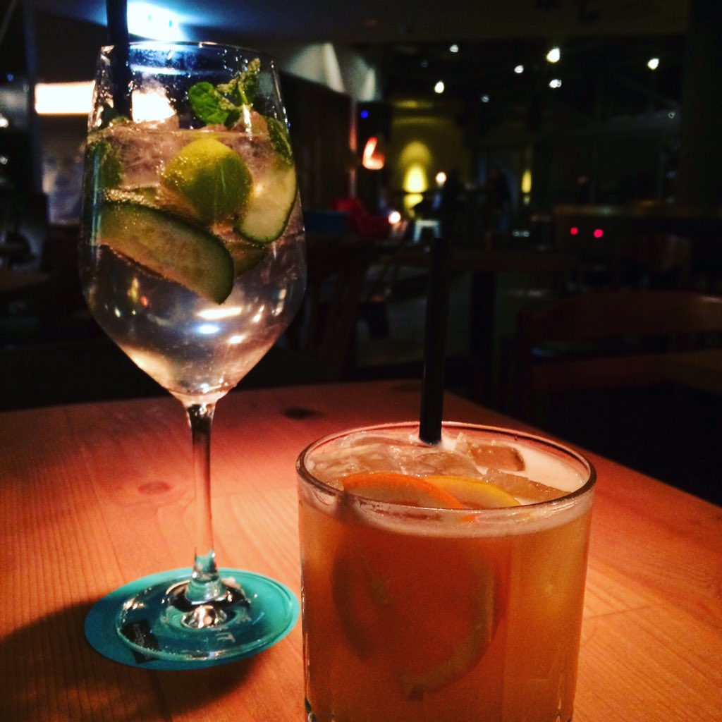 trackingcarina's tweet image. sunday funday 😎🍸🍹❄️ #rubymarie #isitmeorisityou #vienna #apricotsour #gardentonic #hipster #wien