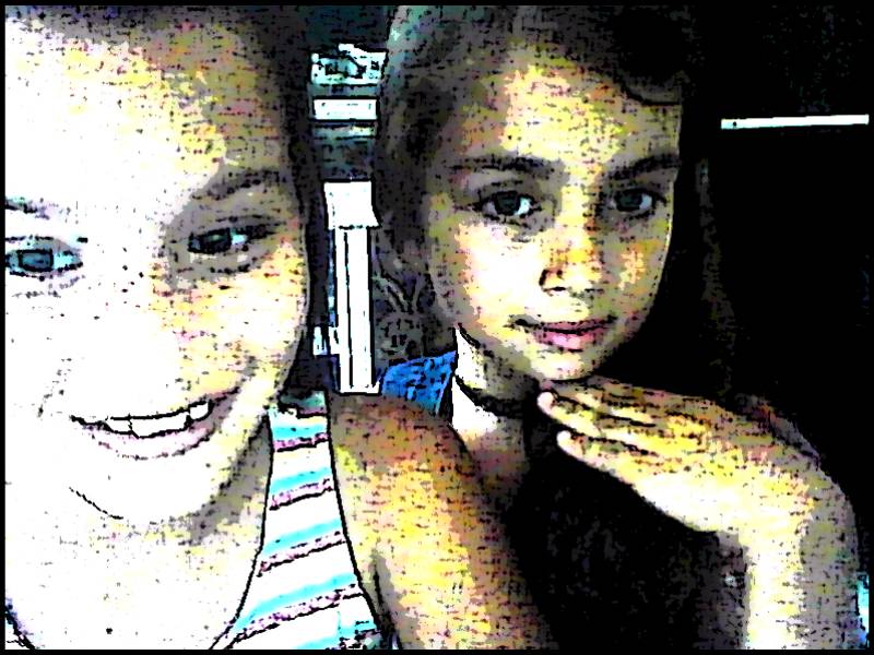 kauanyv53's tweet photo. desenhadas em um papel #webcamtoy https://t.co/k0ezyU2iDi