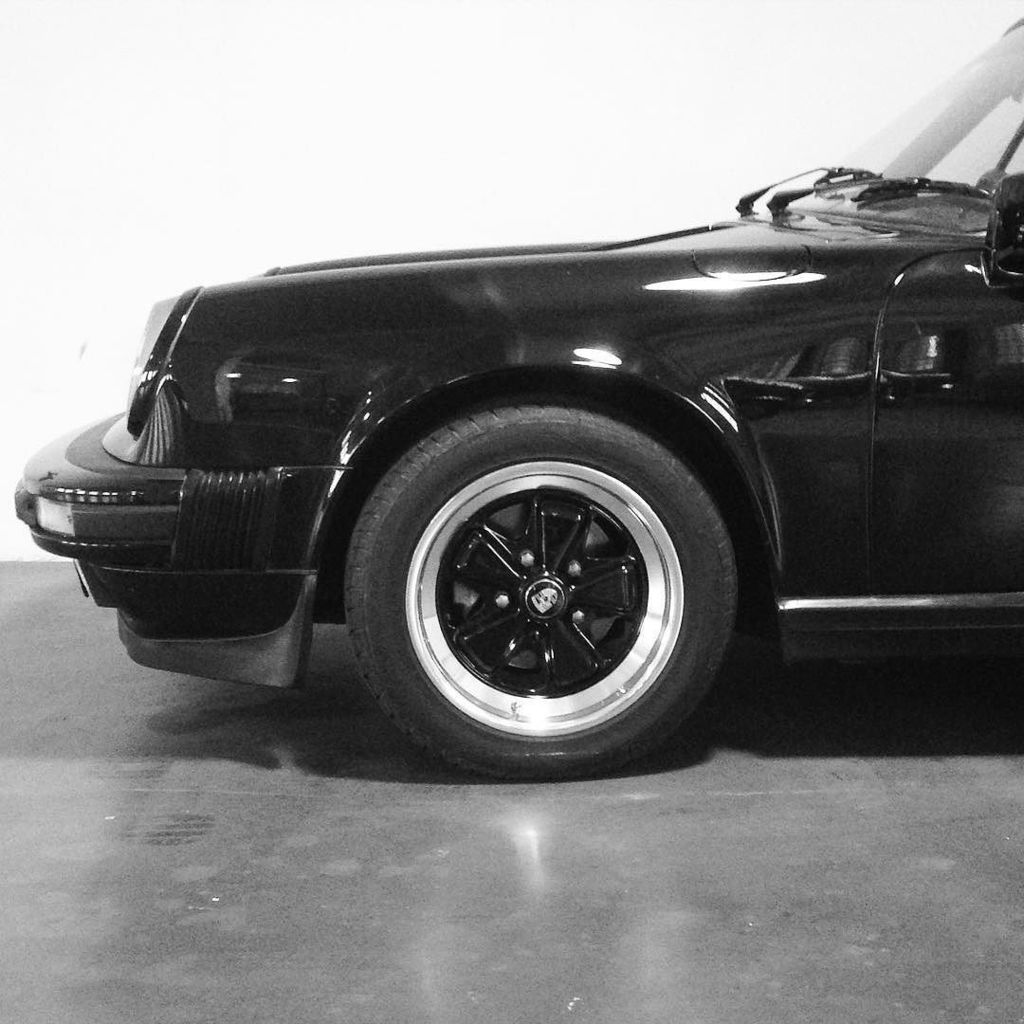 Vintage_Porsche's tweet photo. Credit @materialmix via Instagram #ClassicPorscheForSale Perfect 11 #porsche #911 #11er #elfer #porsche911 #gmodell… https://t.co/EEeZ7Srwqi