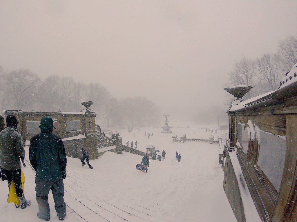 MeganBrookB's tweet photo. Caught up in the blizzard in New York, life could be worse.. 😁 #getthesledges https://t.co/VqLVi6d2oT