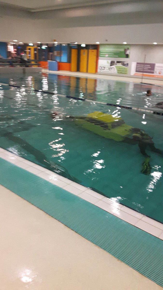 Gisteren een cursus #autotewater gegeven bij <a href="/RBhveld/">RB Hardinxveld</a> aan 60-70 cursisten. Een kleine impressie.. #reddingsbrigade
