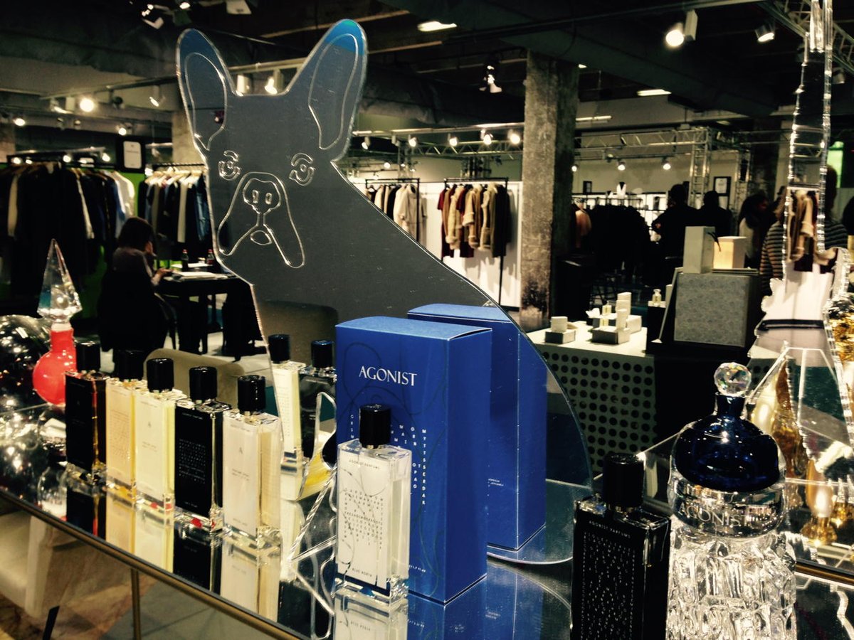 ditaditommaso's tweet photo. We're looking great @tranoifashion #artperfume #paris https://t.co/5TNJcSwi0A