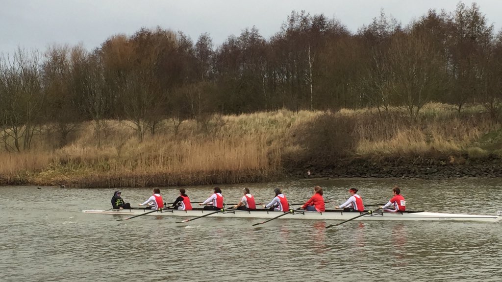 SheffieldCityRC's tweet photo. Our novice ladies bringing it home... #BostonHead #Sheffield #Rowing https://t.co/hQMWVvbm9A
