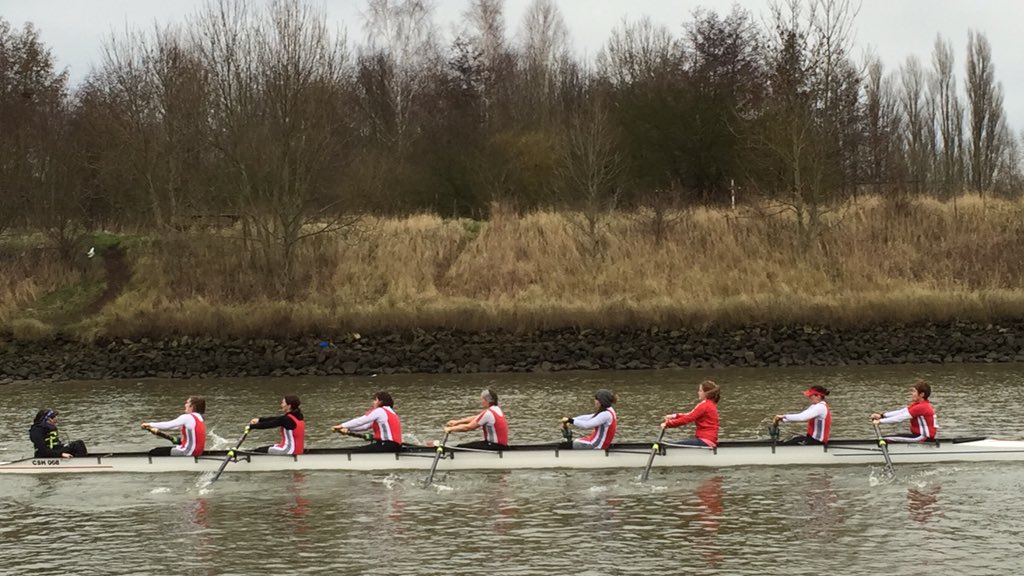 SheffieldCityRC's tweet photo. Our novice ladies bringing it home... #BostonHead #Sheffield #Rowing https://t.co/hQMWVvbm9A