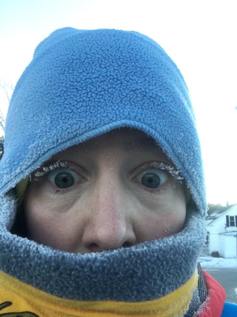 eekgranola's tweet photo. Ran while it was light out! And cold! #icelashes #oisellevolee #runchat #runNH https://t.co/Dq7f6AI0QG