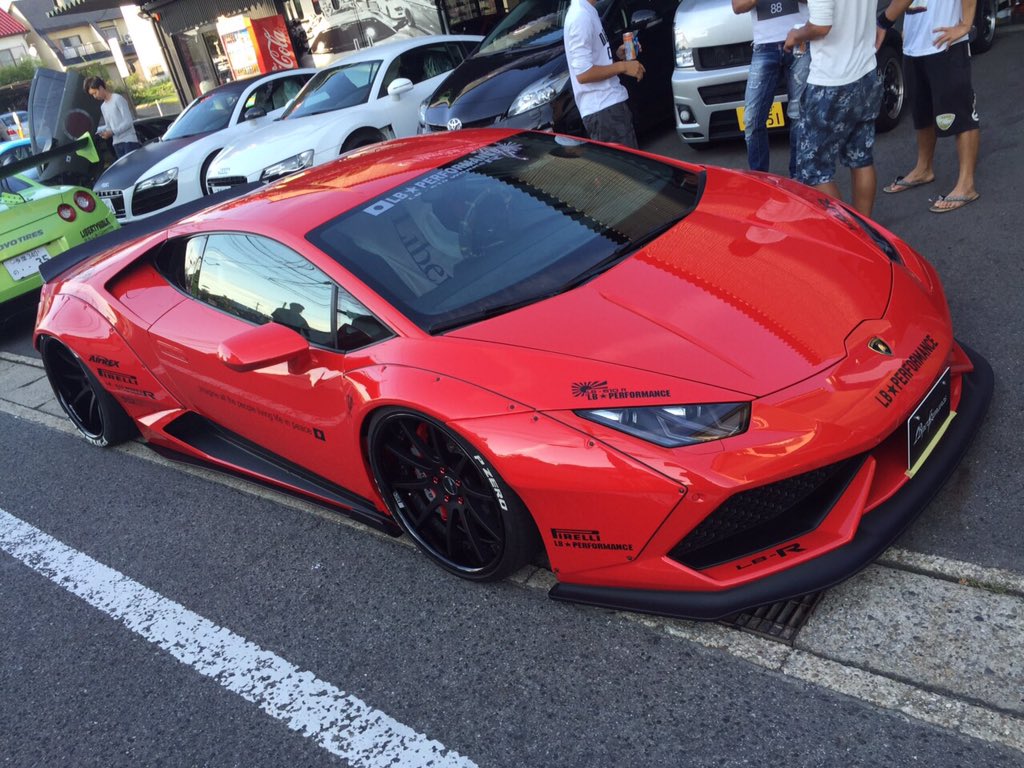 LBworks5's tweet photo. 出来立てホヤホヤの時のウラカンを見たい方がまだいるそうなので少し前ですがのせます！

#Lamborghini #urakan #libertywalk #LBworks #LBperformance https://t.co/3XrdhcUdIn