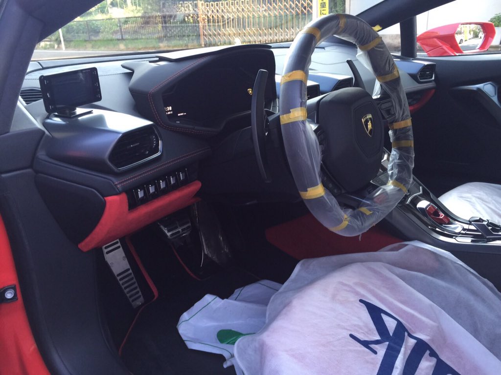 LBworks5's tweet photo. 出来立てホヤホヤの時のウラカンを見たい方がまだいるそうなので少し前ですがのせます！

#Lamborghini #urakan #libertywalk #LBworks #LBperformance https://t.co/3XrdhcUdIn