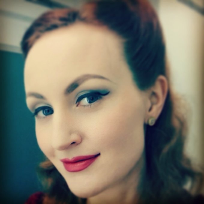 #1940s #style at today's #photoshoot using #bareskinbeauty #skincare & @myaminerals #makeup ?

#me #redhead