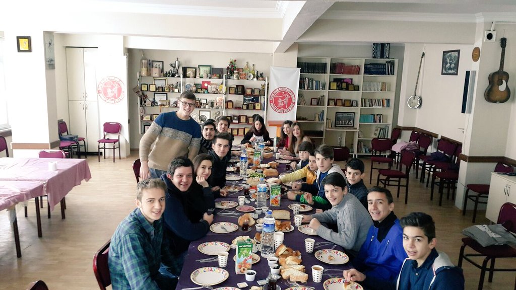 ZaferFolkDance's tweet photo. #ZHOD 24 01 2016 #pazarkahvaltisi https://t.co/NIyKpnX92Q