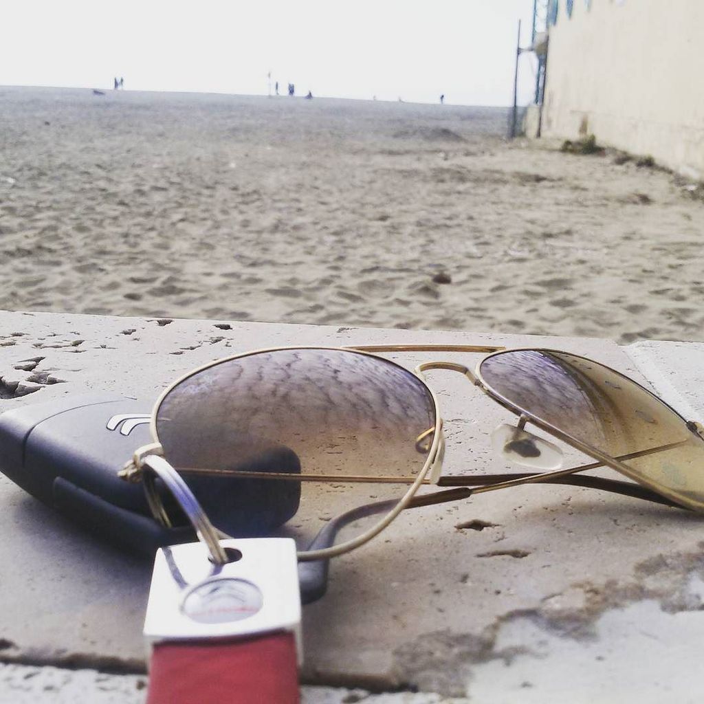 WeTuscany's tweet photo. 🙋 Vista mare 😍 #rayban #occhiali #sun #glasses #sunglass #keycar #citroën #chiave #keycitroën #mare #sea #toscana #… https://t.co/CBAvu0R8k5