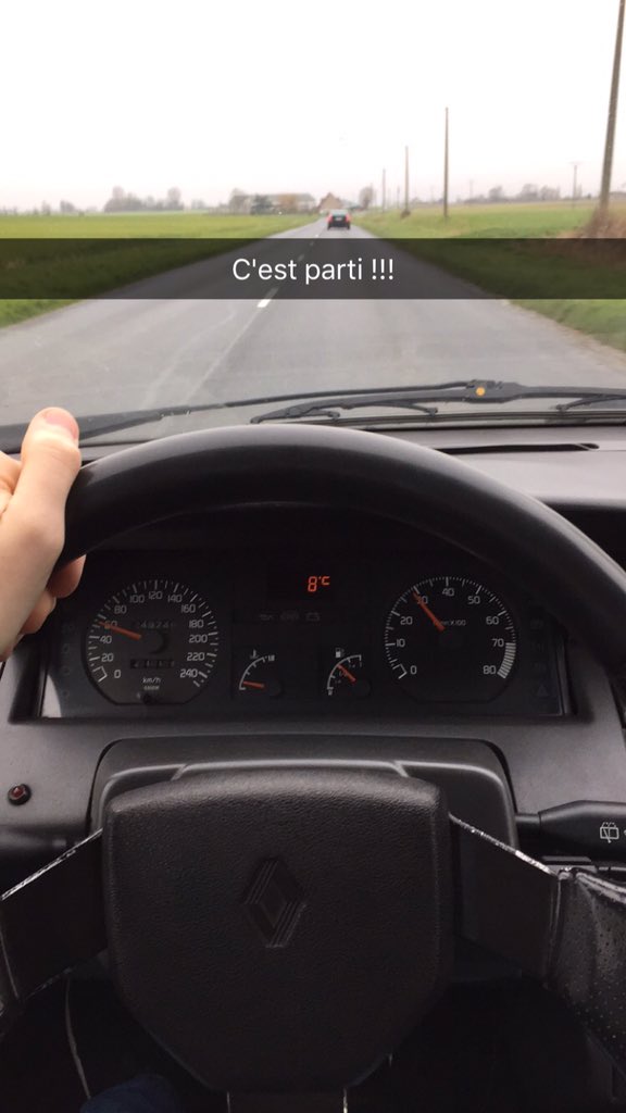 JumetzR's tweet photo. Tel un enfant je me suis acheter un nouveau jouer. #clio #16s #renault #sport #140cv #vehiculedelannee1991 https://t.co/MvjzthcoBy