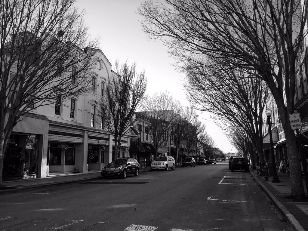 ZachFrailey's tweet photo. A quiet Sunday morning in New Bern.  Filling our bellies with @Bakerskitchennb mmmmm. #ButterSyrup https://t.co/1OZq98Gxkg