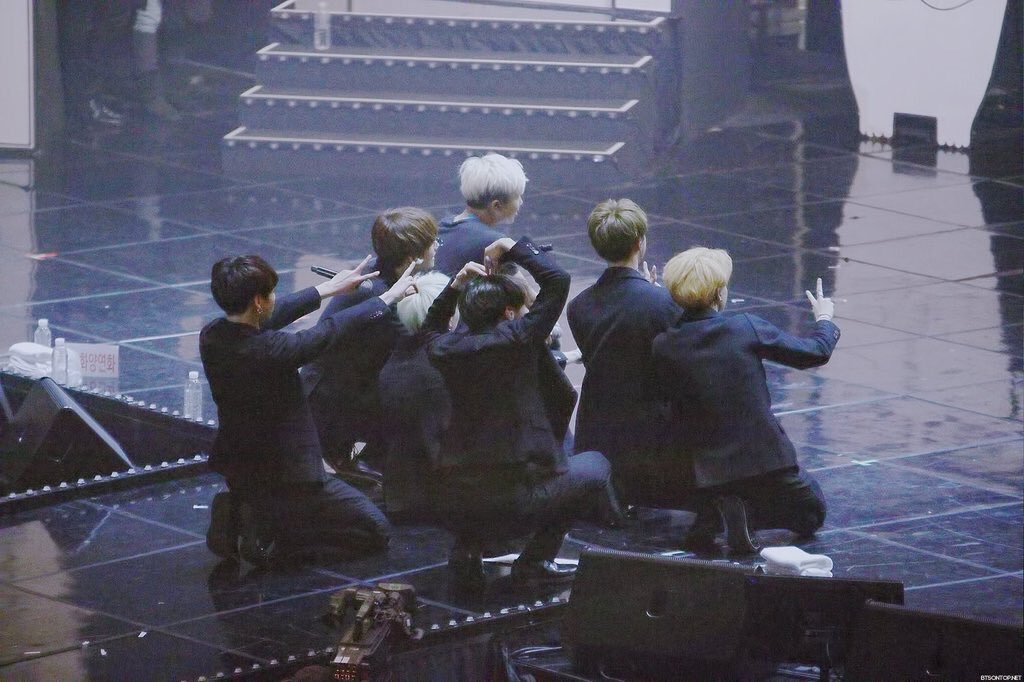 HQ_BTS's tweet photo. 160124
#방탄소년단 
❤️❤️
#방탄소년단팬미팅 #BTS2NDMUSTER https://t.co/g29fsMh4nf