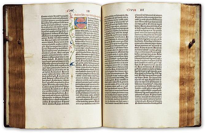Tuscan Blue Auf Twitter グーテンベルク聖書があるなんて凄いなダウントン 15世紀にドイツのヨハネス グーテンベルクが活版印刷技術でつくった世界初の印刷聖書 黒の単色印刷で後から手描きで飾り文字などを彩色 ダウントンアビー Downtonabbey T Co